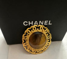 Load image into Gallery viewer, Editing Vintage Chanel 95A Brooch