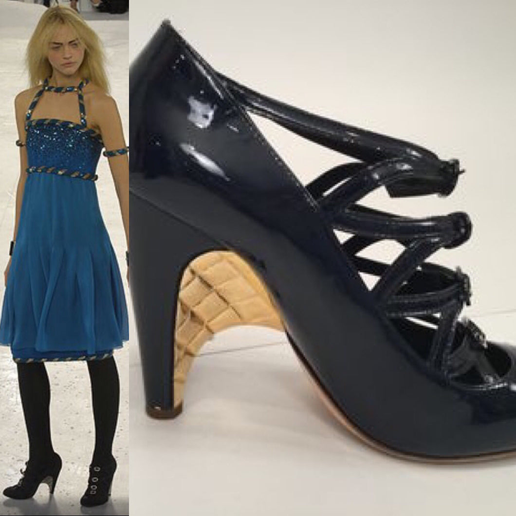 Louis Vuitton Fall 2007 Runway Patent Leather Pumps Heels, Navy & Black  6.5
