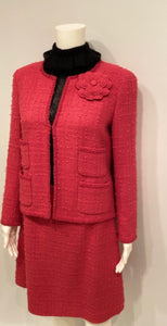 Chanel 09A, 2009 Fall Rose Color Skirt Suit with matching Camellia Pin FR 40/42 US 6