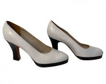 Load image into Gallery viewer, Vintage Chanel white leather black patent platform heel pumps EU 39 US 8.5